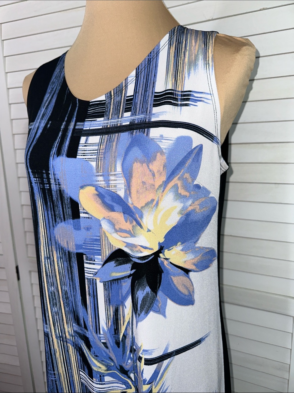 Chico’s Easywear Dress Size 1 (8) Floral Flowy Periwinkle Black - Picture 6 of 15